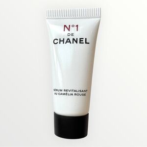 CHANEL No1 De Chanel SERUM REVITALISANT AU CAMÉLIA ROUGE Mini/Travel 5ml